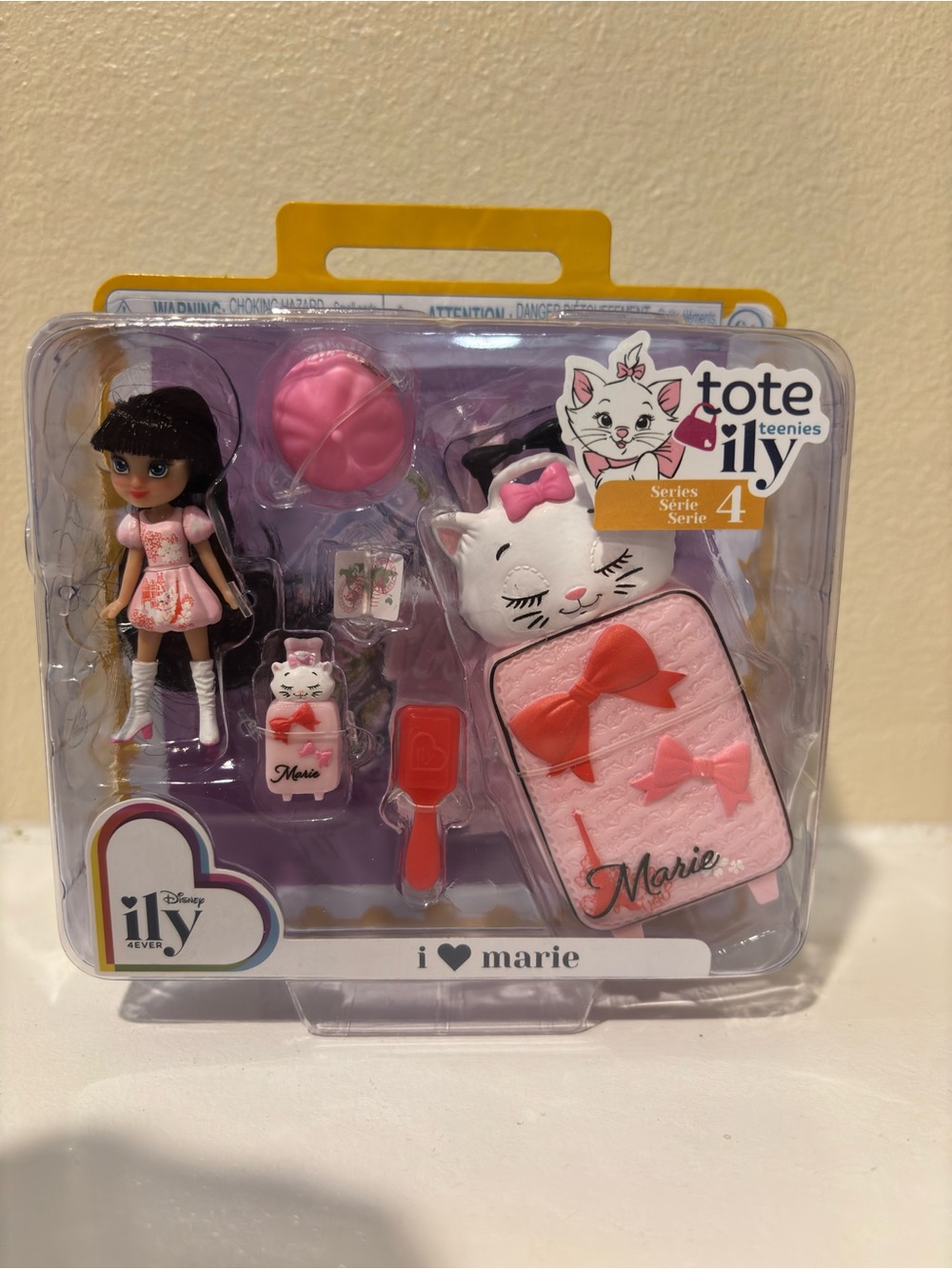 Disney Marie Playset Accessories Set - Pink & White